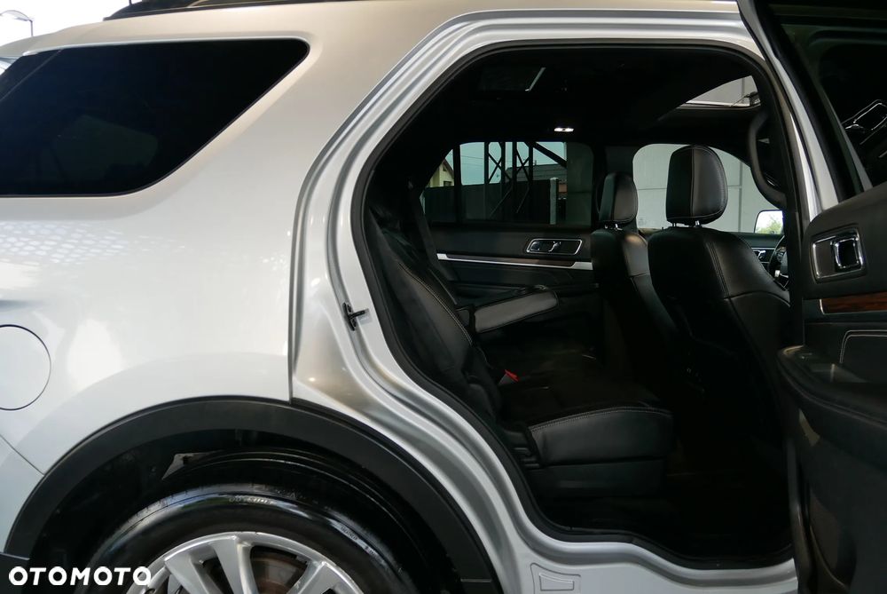 Ford Explorer - 11
