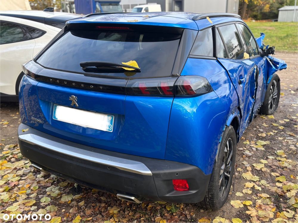 Peugeot 2008 PureTech 130 EAT8 Allure - 4