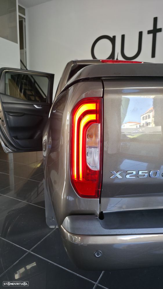Mercedes-Benz X 250 d Progressive 4-Matic Aut. - 8