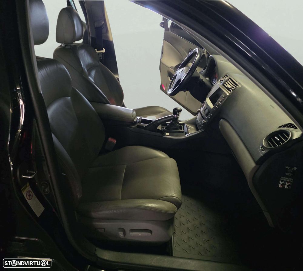 Lexus IS 220 d Executive Line - 9