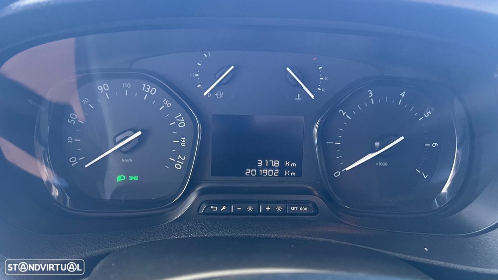 Citroën Jumpy 2.0  BlueHDI M 150cv C/Sistema de Frio - 17