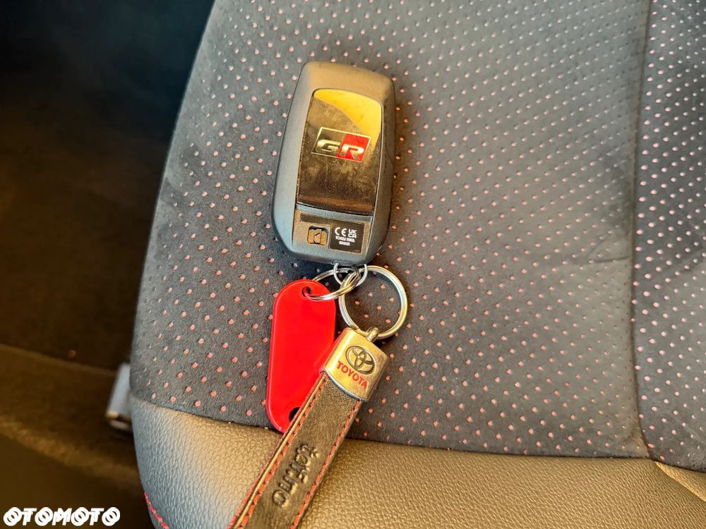 Toyota Yaris Cross 130 1.5 VVT-i GR Sport - 32