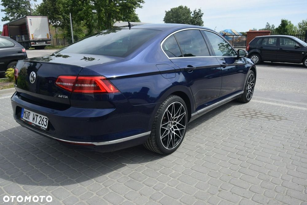 Volkswagen Passat - 13