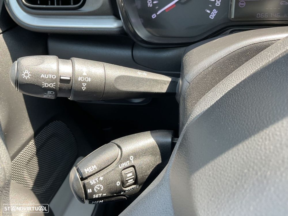 Citroën C3 1.2 PureTech Shine - 20