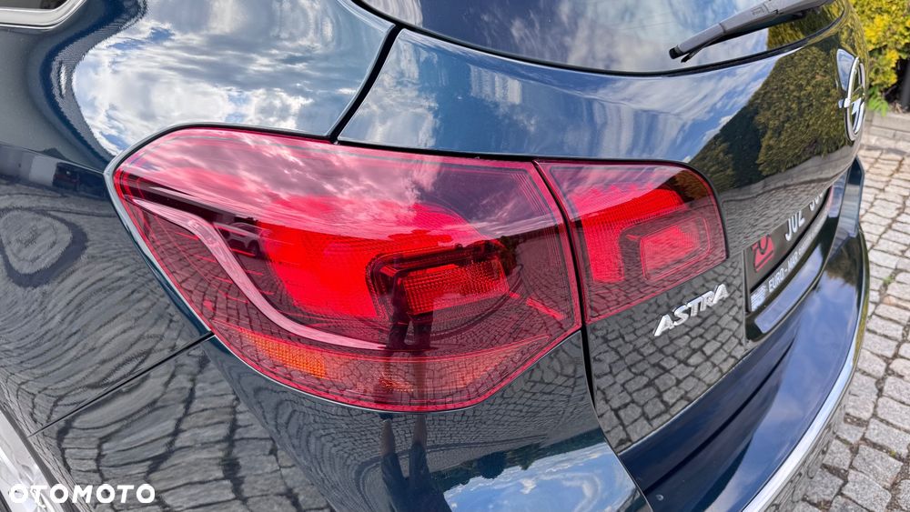 Opel Astra 1.6 Cosmo - 29