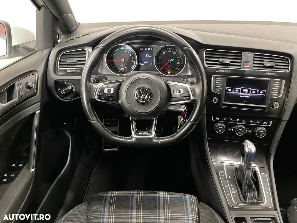 Volkswagen Golf 1.4 GTE Plug-In-Hybrid DSG - 7