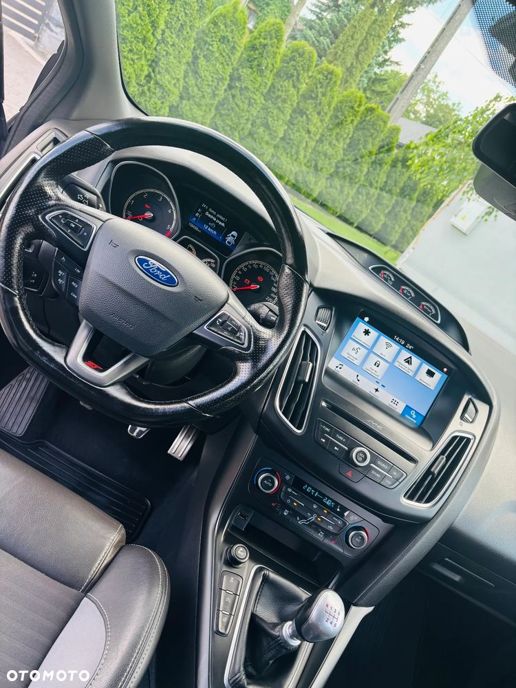Ford Focus 2.0 TDCi ST mit Leder-Exclusiv-Paket - 25