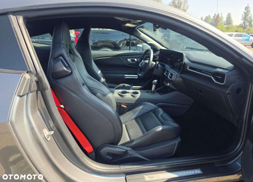 Ford Mustang - 14