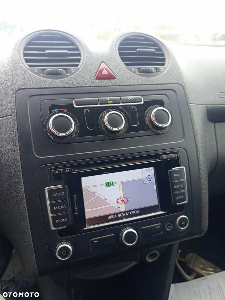Volkswagen Caddy MAXI long - 16