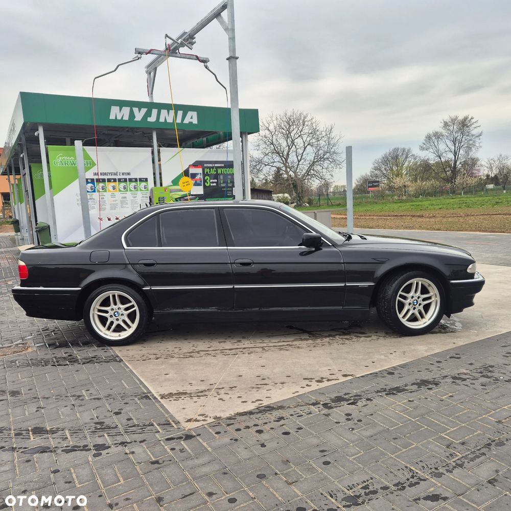 BMW Seria 7 735i L - 4