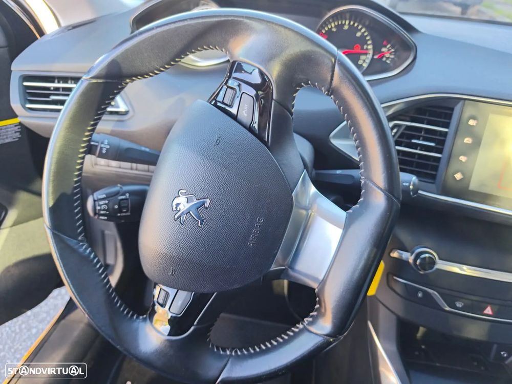 Peugeot 308 SW 1.6 BlueHDi Allure J17 - 16