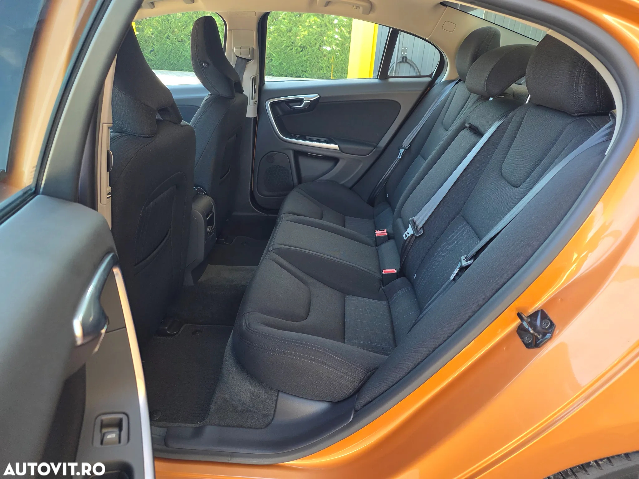 Volvo S60 D2 Edition - 17
