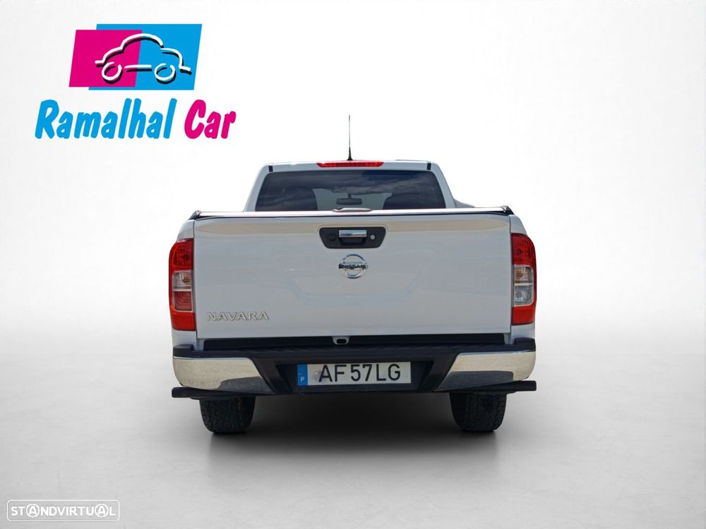 Nissan Pick Up - 5