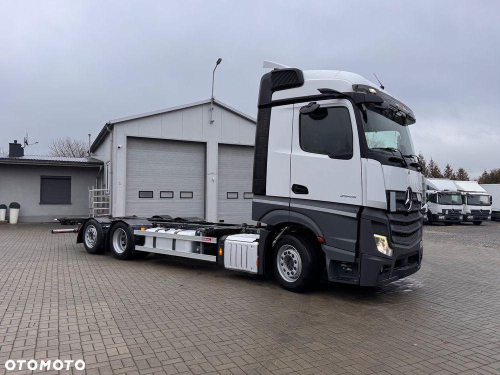 Mercedes-Benz Actros - 7