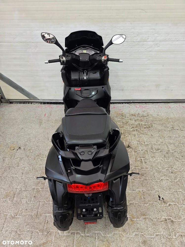 Piaggio MP-3 - 36