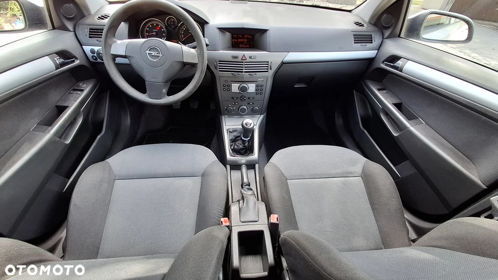 Opel Astra 1.6 Enjoy - 26