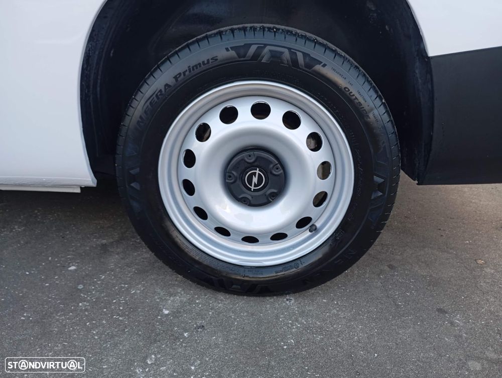 Opel Combo Cargo L2 1.5DT 100cv - 12
