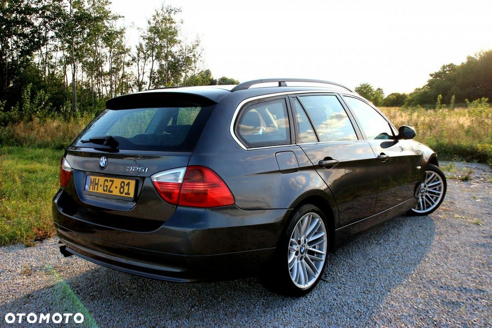 BMW Seria 3 325i - 7