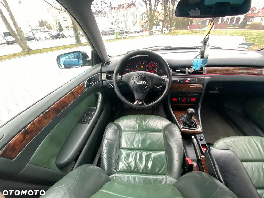 Audi A6 Avant 2.4 - 9