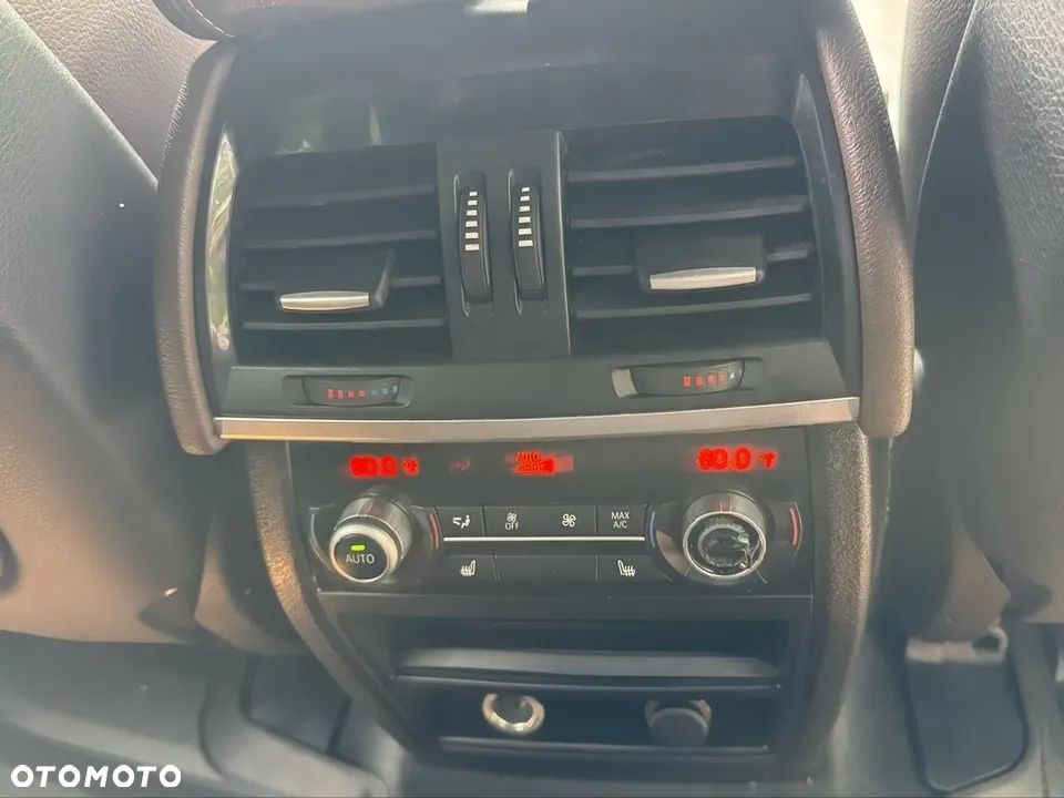BMW X5 xDrive35i - 26