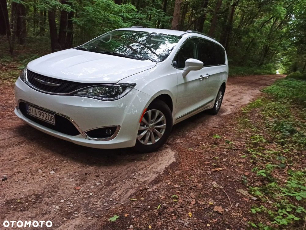 Chrysler Pacifica - 14