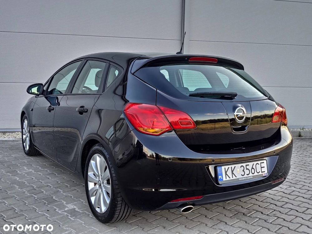Opel Astra 1.4 Turbo Exklusiv - 4