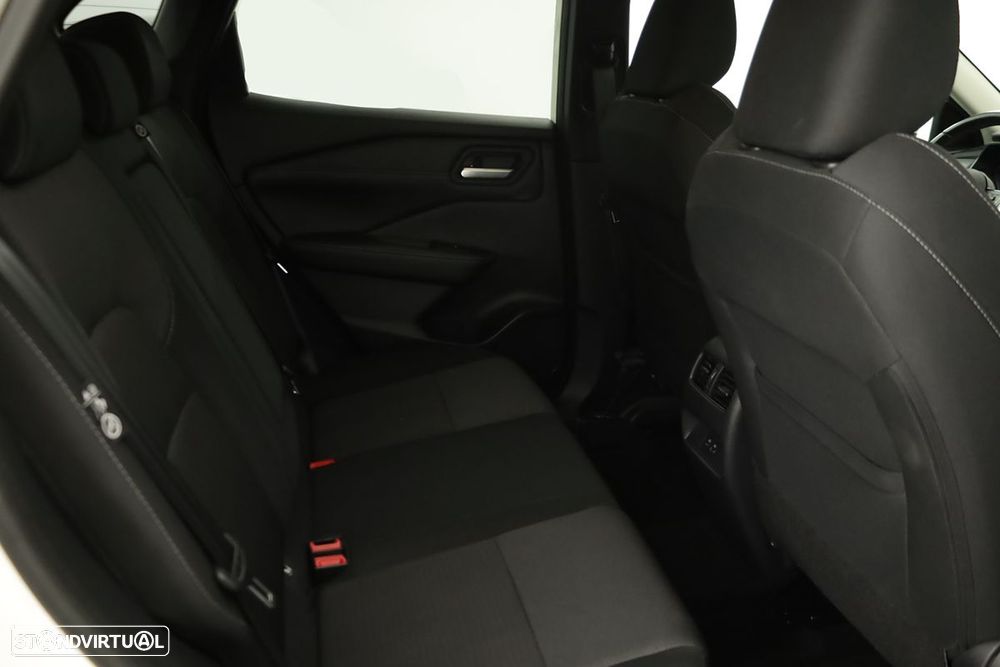 Nissan Qashqai 1.3 DIG-T N-Connecta Xtronic - 22