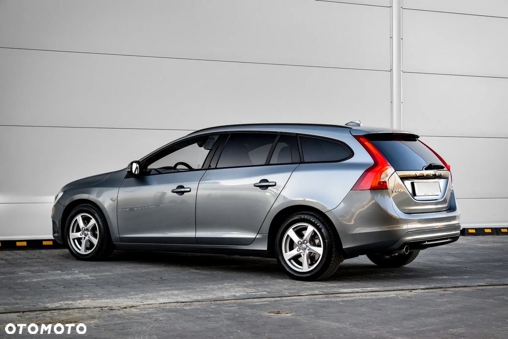 Volvo V60 D3 Drive-E Momentum - 11