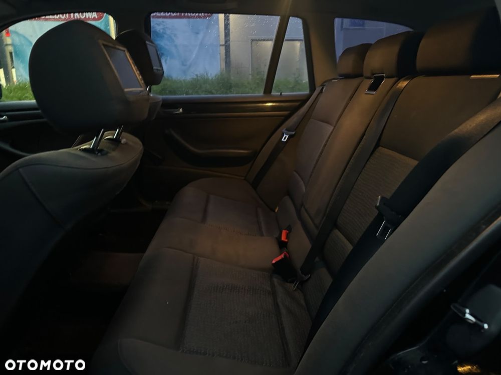 BMW Seria 3 320d Edition Sport - 8