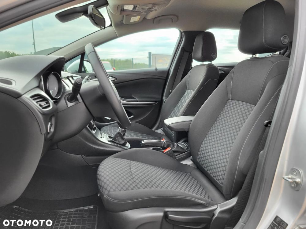 Opel Astra 1.4 T Enjoy - 19
