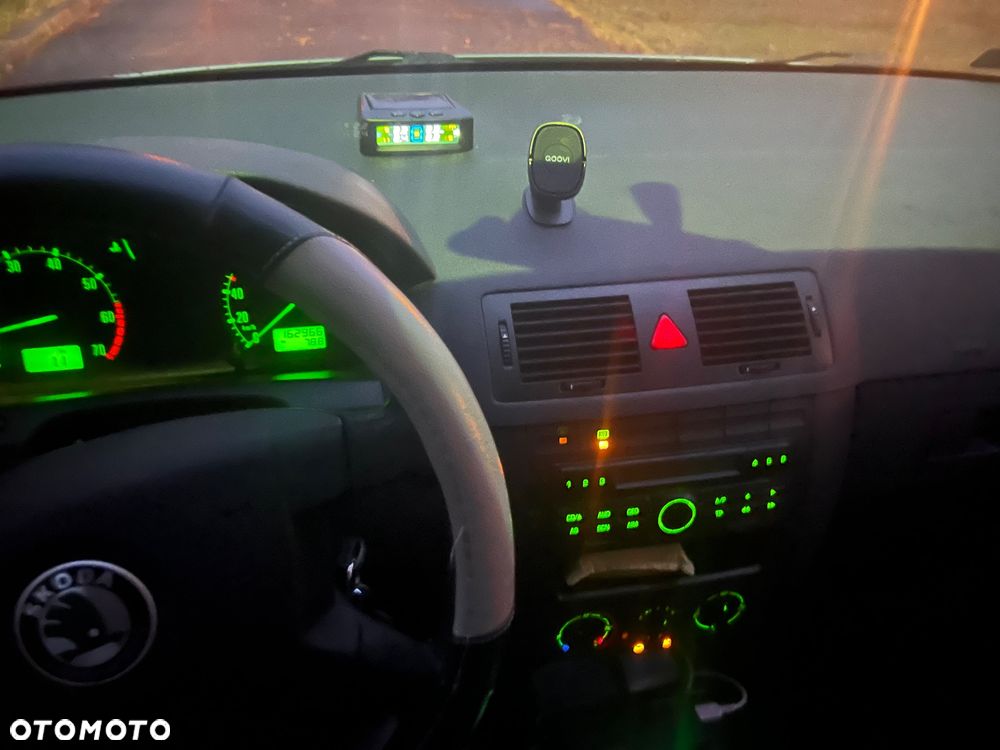 Skoda Fabia 1.4 16V Ambiente + - 11