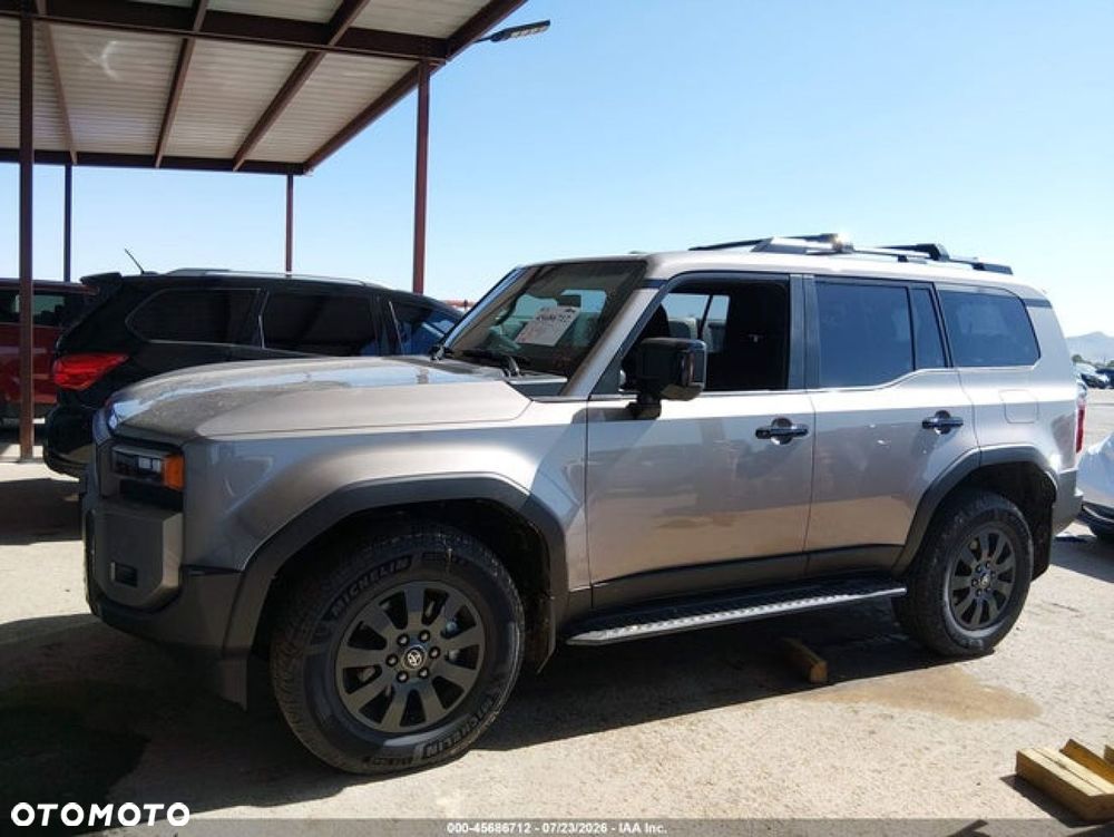 Toyota Land Cruiser - 2