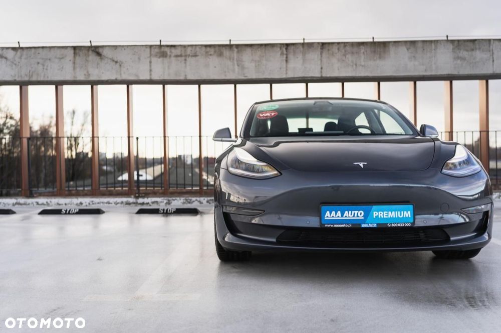 Tesla Model 3 - 18