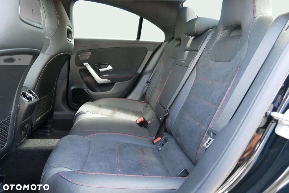 Mercedes-Benz CLA - 12