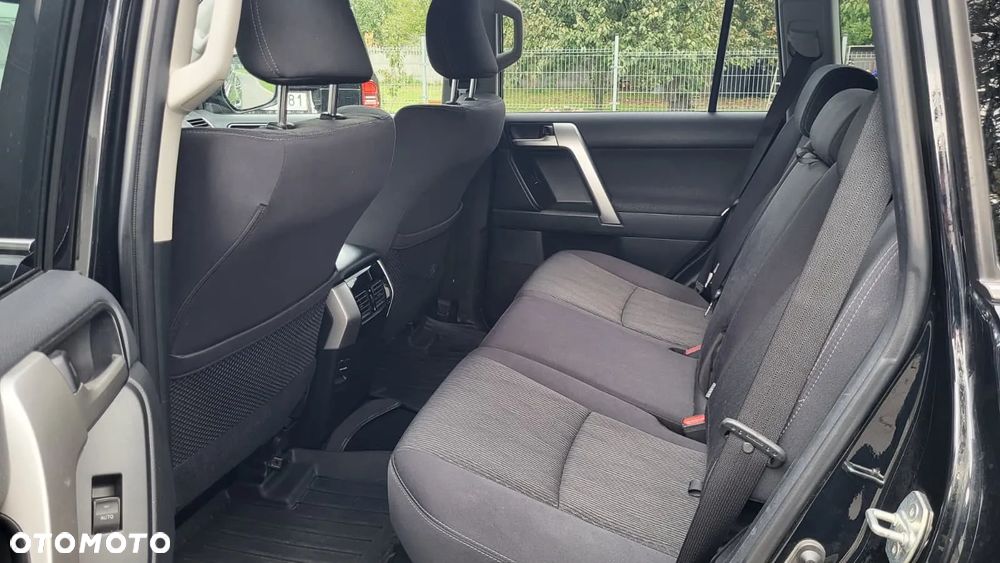 Toyota Land Cruiser LC 2.8 D-4D Prestige - 9