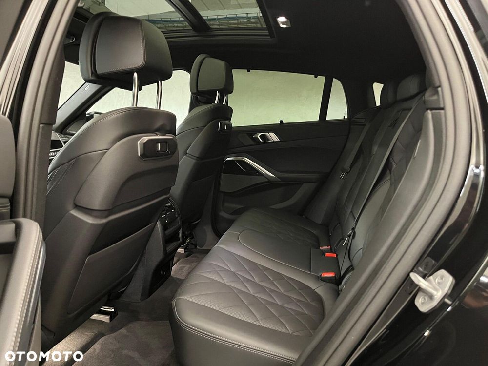 BMW X6 xDrive40d mHEV - 31