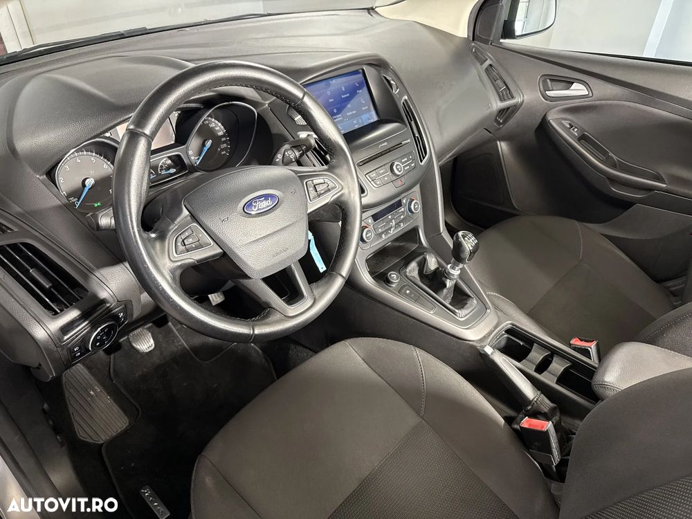 Ford Focus 1.0 EcoBoost Trend - 10