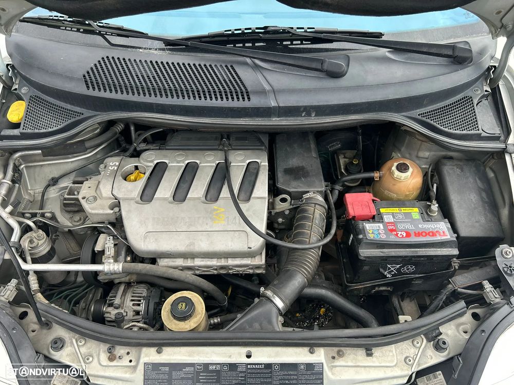 Renault Scénic 1.4 16V - 8