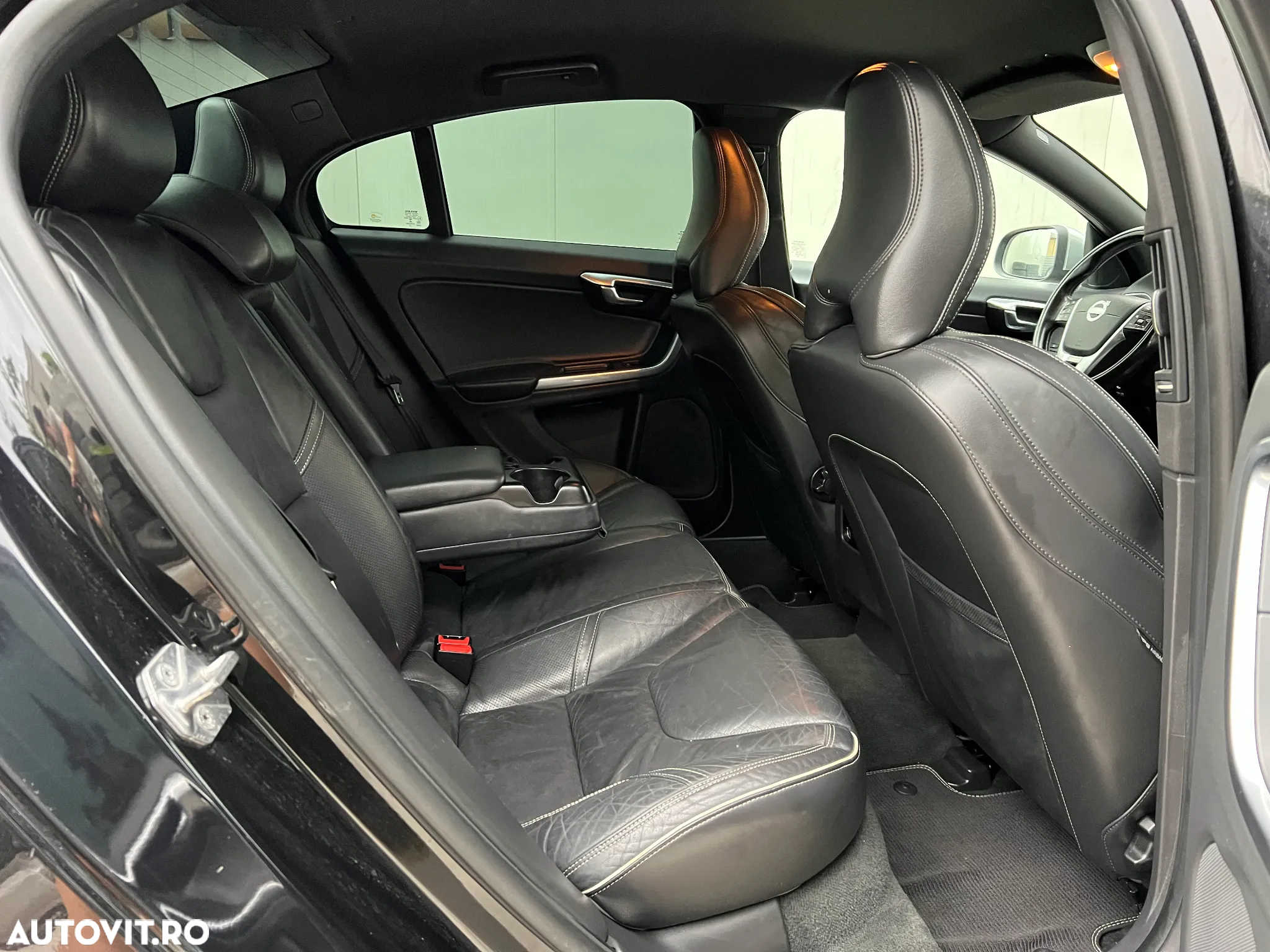Volvo S60 D3 Start-Stop R-Design - 8