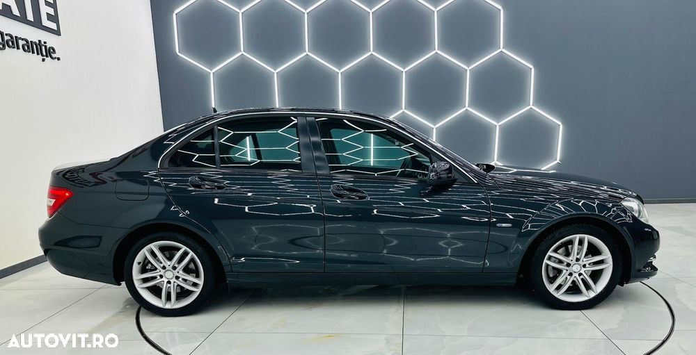 Mercedes-Benz C 220 CDI 7G-TRONIC Avantgarde Edition - 32