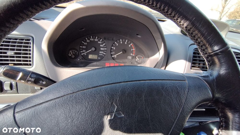 Mitsubishi Space Star - 4