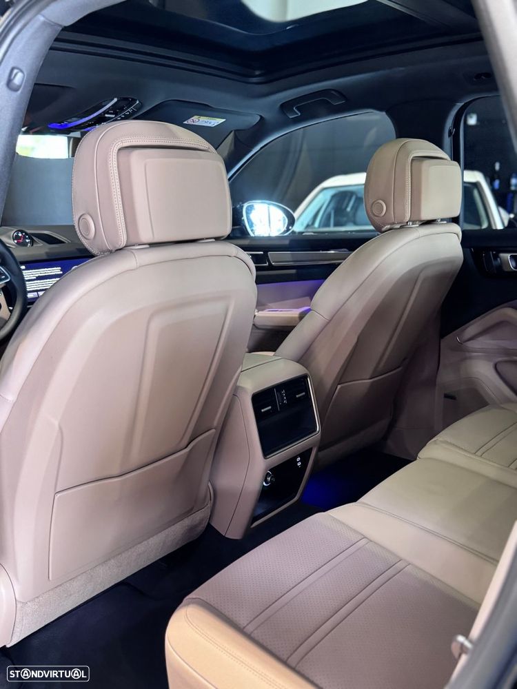 Porsche Cayenne E-Hybrid Platinum Edition - 55