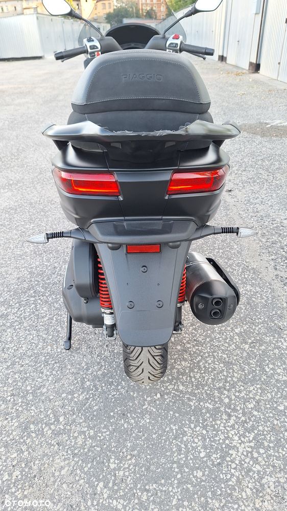 Piaggio MP-3 - 9