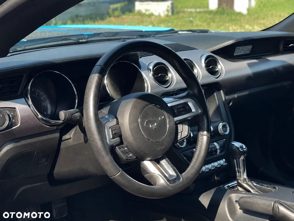 Ford Mustang - 12