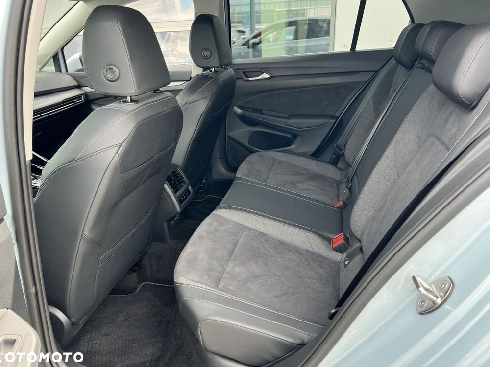 Volkswagen Golf 1.5 TSI EHybrid PHEV 150kW Style DSG - 17