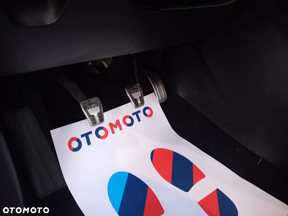 Ford Fiesta 1.0 EcoBoost S&S ST-LINE - 32