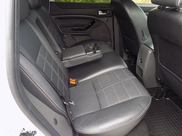 Ford Kuga 2.0 TDCi 4x4 Titanium - 38
