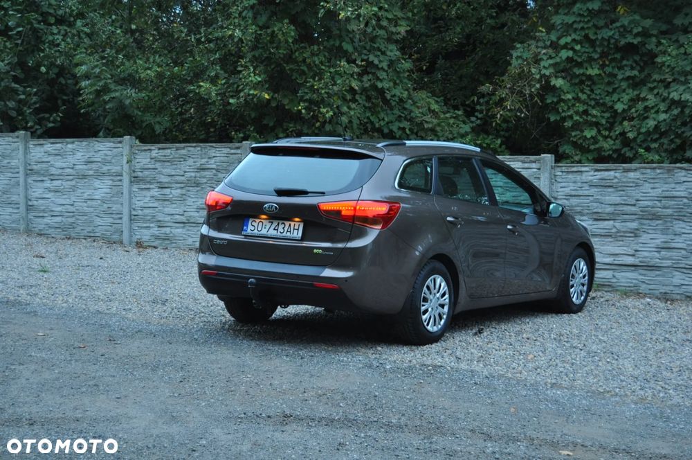 Kia Ceed 1.6 GDI Dream Team Edition - 5