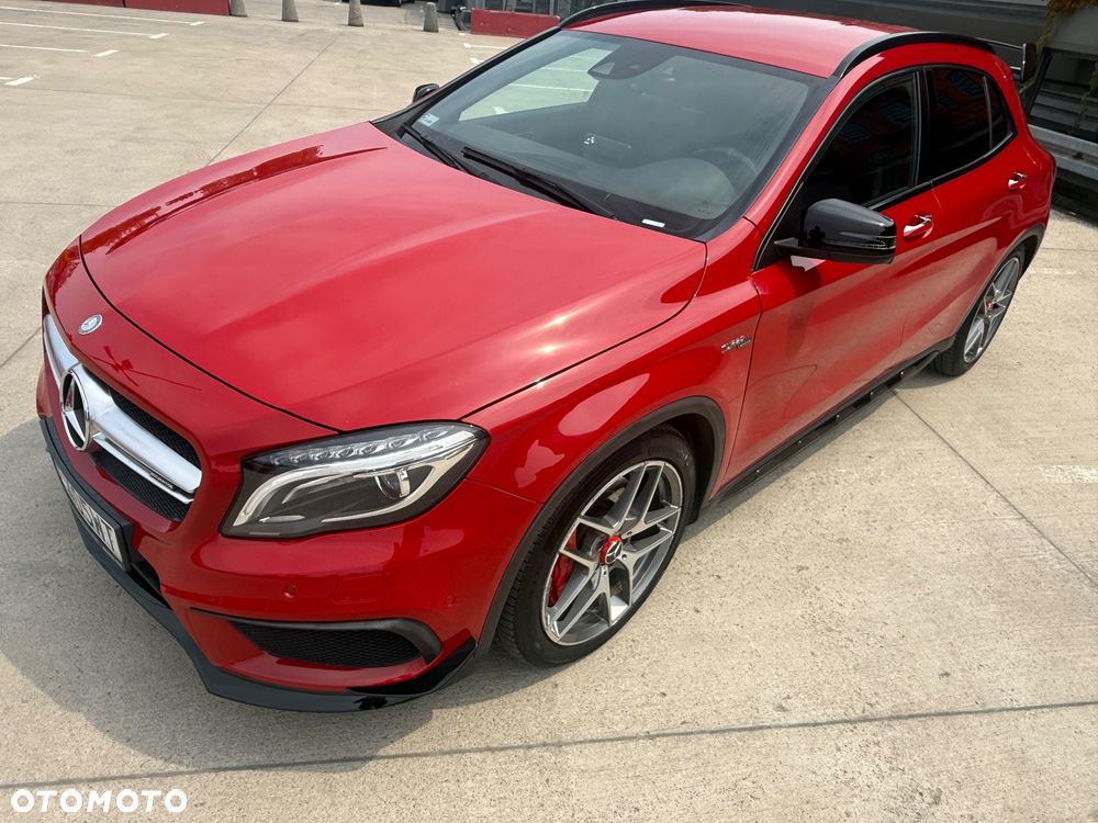 Mercedes-Benz GLA - 23