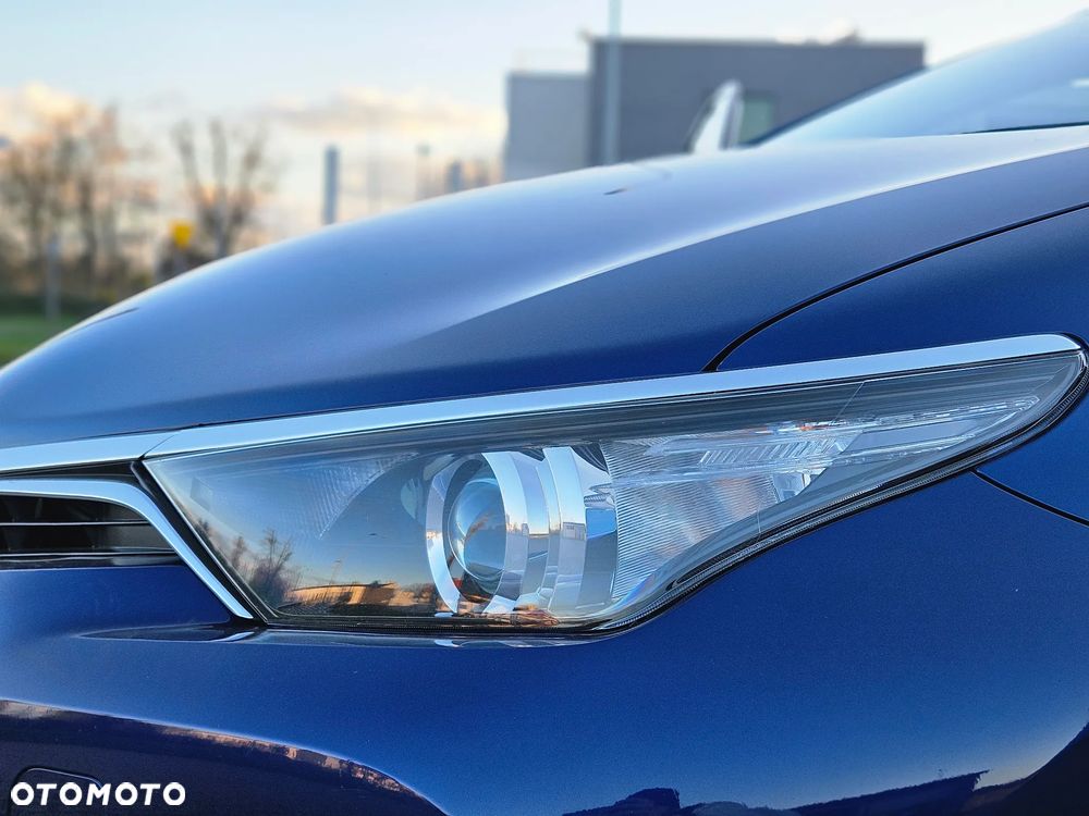 Toyota Auris Hybrid 135 Premium - 17